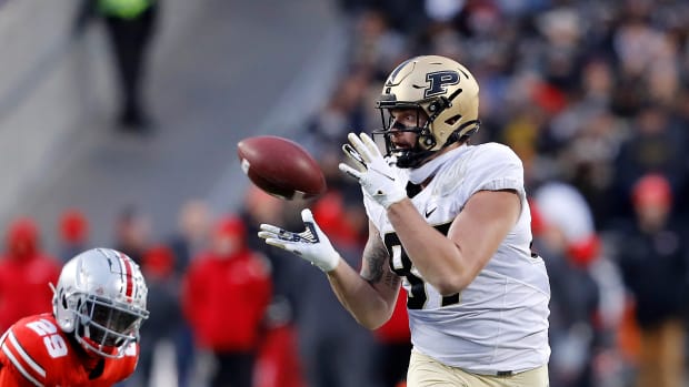 Purdue Boilermakers tight end Payne Durham (87) makes the catch during the second quarter against the Ohio State Buckeyes at Ohio Stadium.